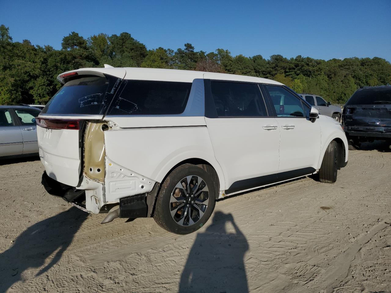 2022 KIA CARNIVAL EX VIN:KNDNC5H38N6097476