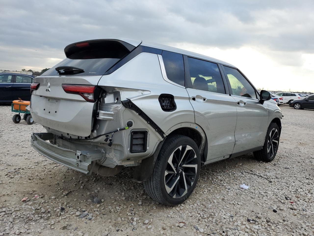 2022 MITSUBISHI OUTLANDER ES VIN:JA4J4TA84NZ072234