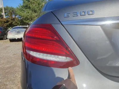 2018 Mercedes-Benz E 300 VIN: