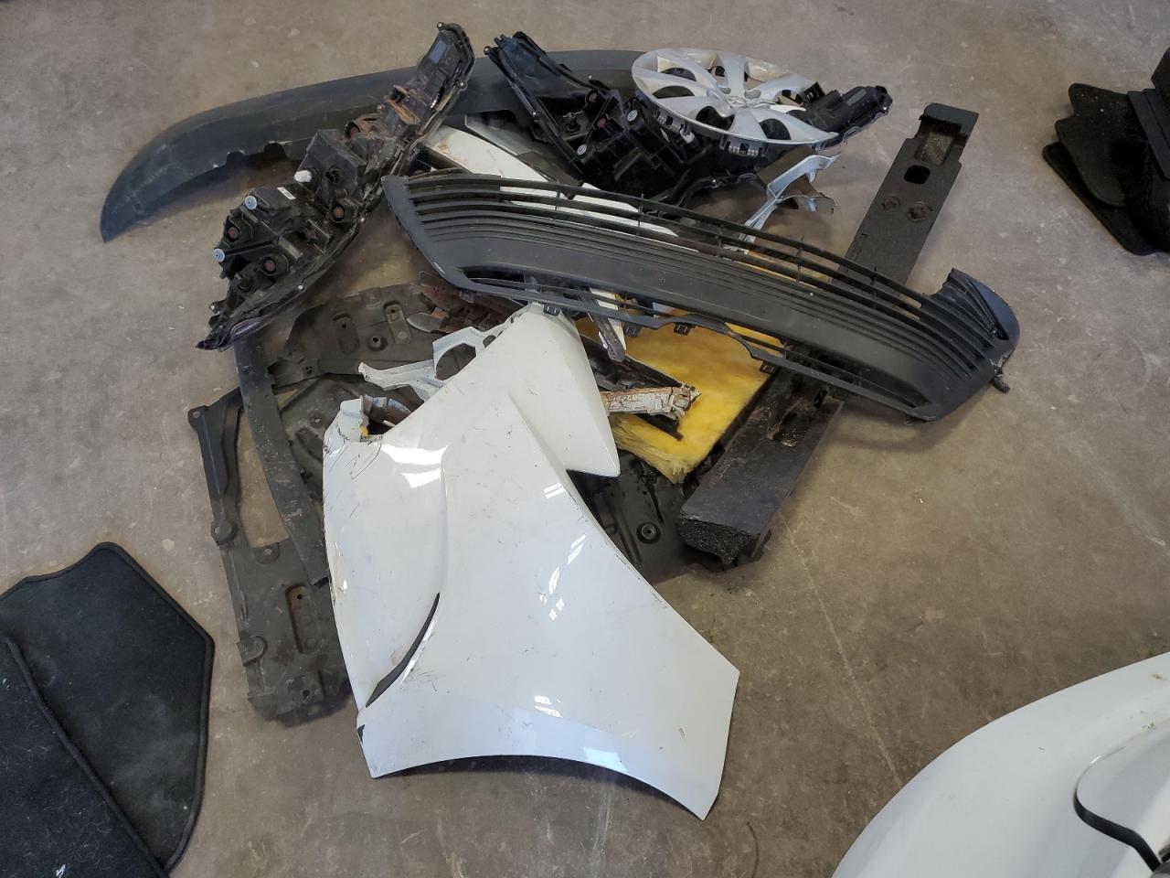 2024 TOYOTA COROLLA LE VIN:5YFB4MDE1RP228084