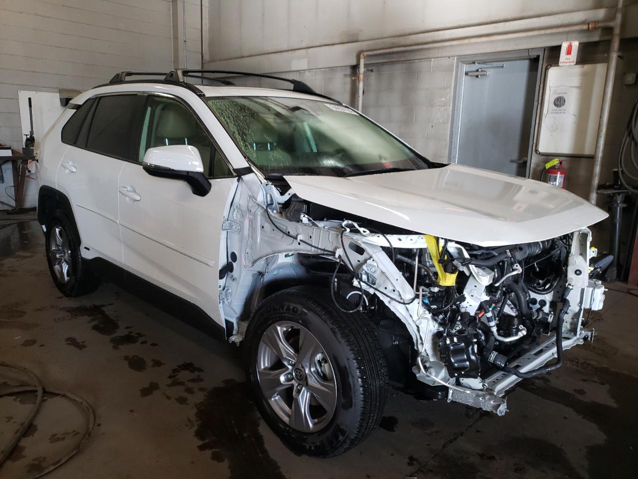 2023 TOYOTA RAV4 XLE VIN:JTMRWRFV7PD204584