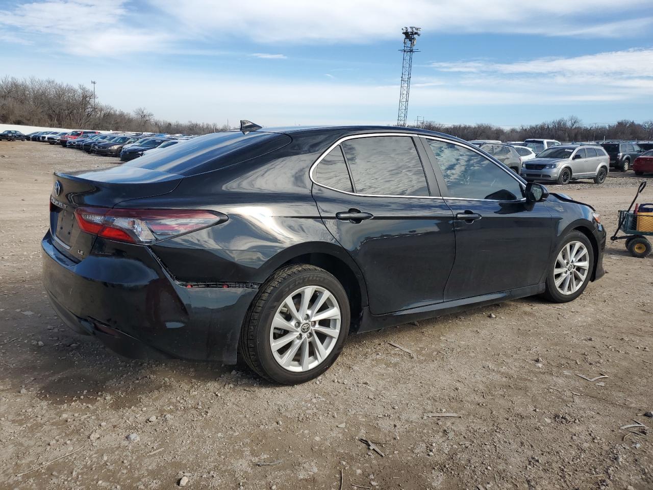 2022 TOYOTA CAMRY LE VIN:4T1C11AK1NU677263