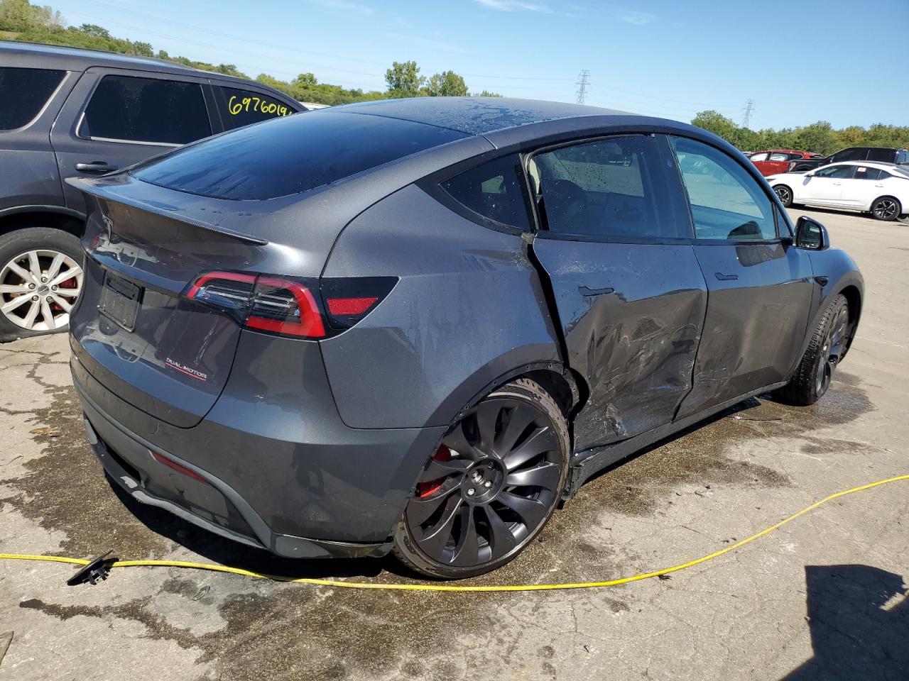 2023 TESLA MODEL Y  VIN:7SAYGDEF3PF863358