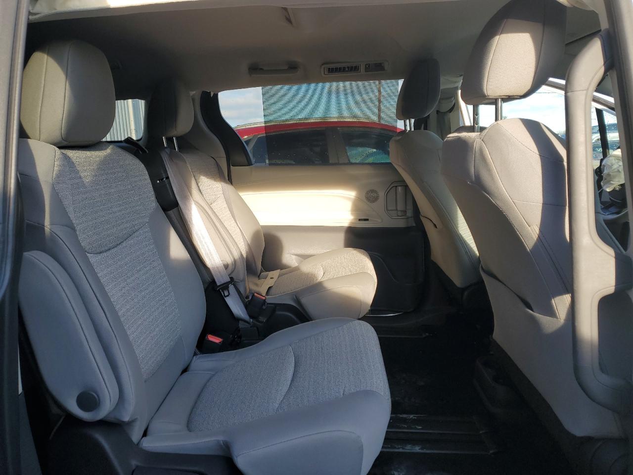 2022 TOYOTA SIENNA LE VIN:5TDKSKFC8NS041254