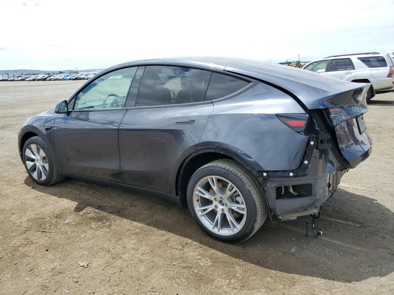 2024 TESLA MODEL Y  VIN:7SAYGDEE1RA254700