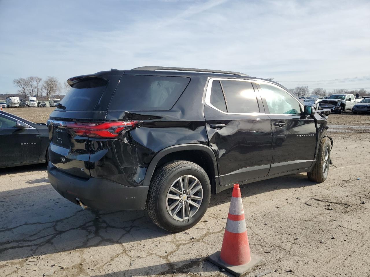 2022 CHEVROLET TRAVERSE LT VIN:1GNEVHKW0NJ149492