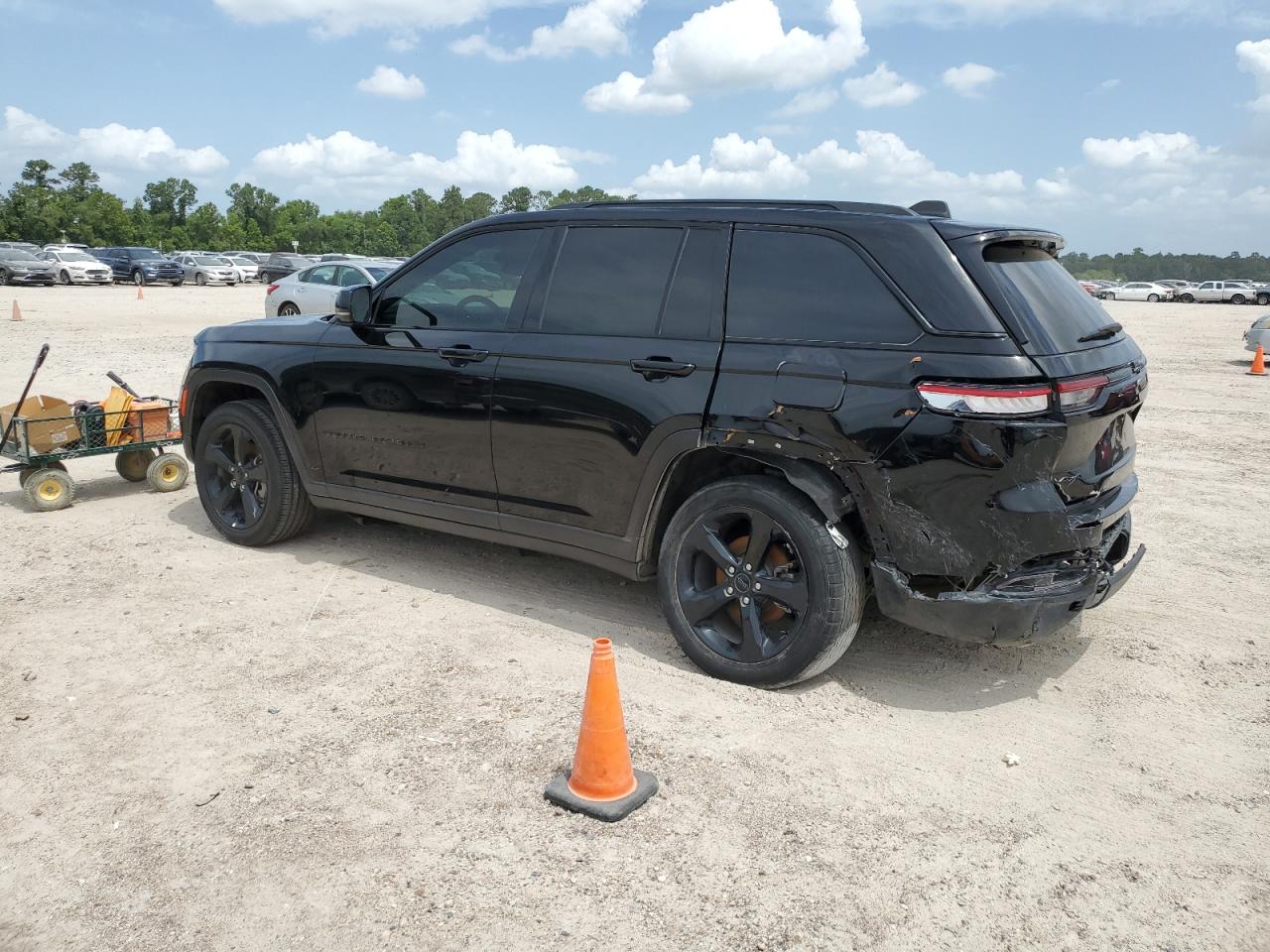 2022 JEEP GRAND CHEROKEE LAREDO VIN:1C4RJHAG3N8611213