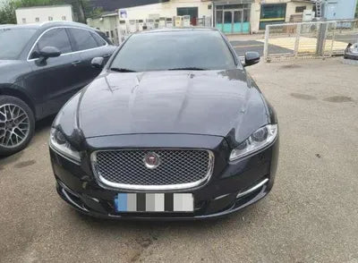 2015 Jaguar XJ VIN: