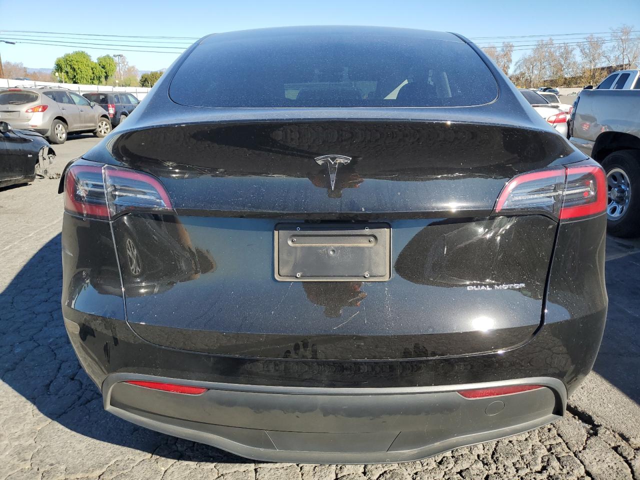 2023 TESLA MODEL Y  VIN:7SAYGDEE7PF947853