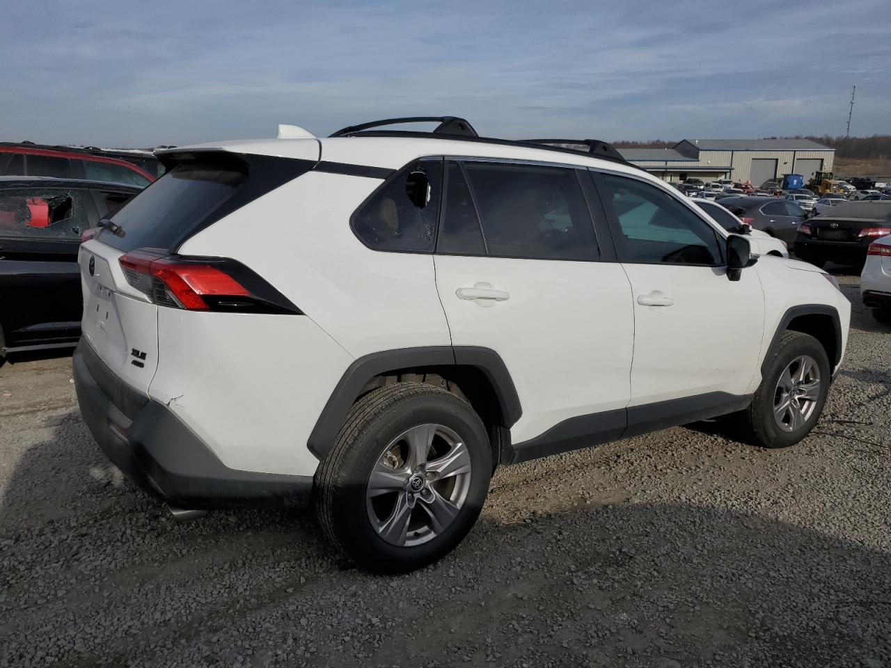 2022 TOYOTA RAV4 XLE VIN:2T3P1RFV6NW274356