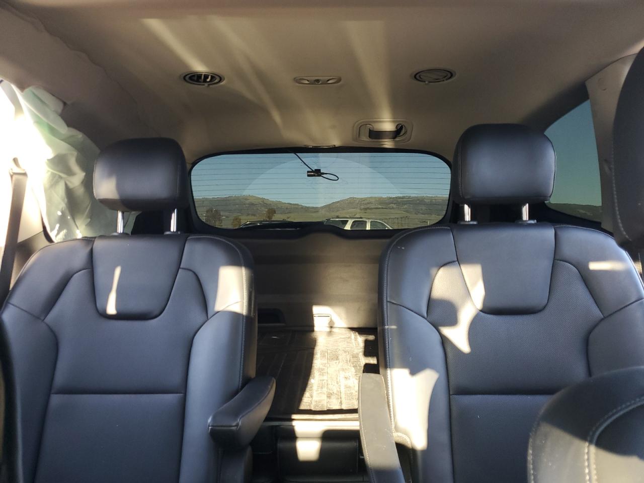 2022 KIA TELLURIDE S VIN:5XYP6DHCXNG244422