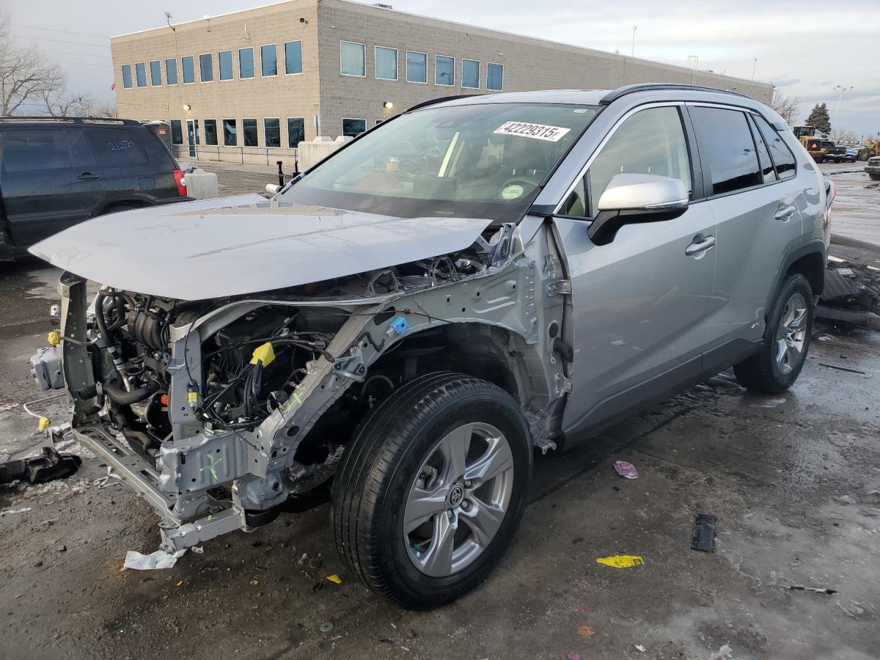 2022 TOYOTA RAV4 XLE VIN:JTMRWRFV1ND141219