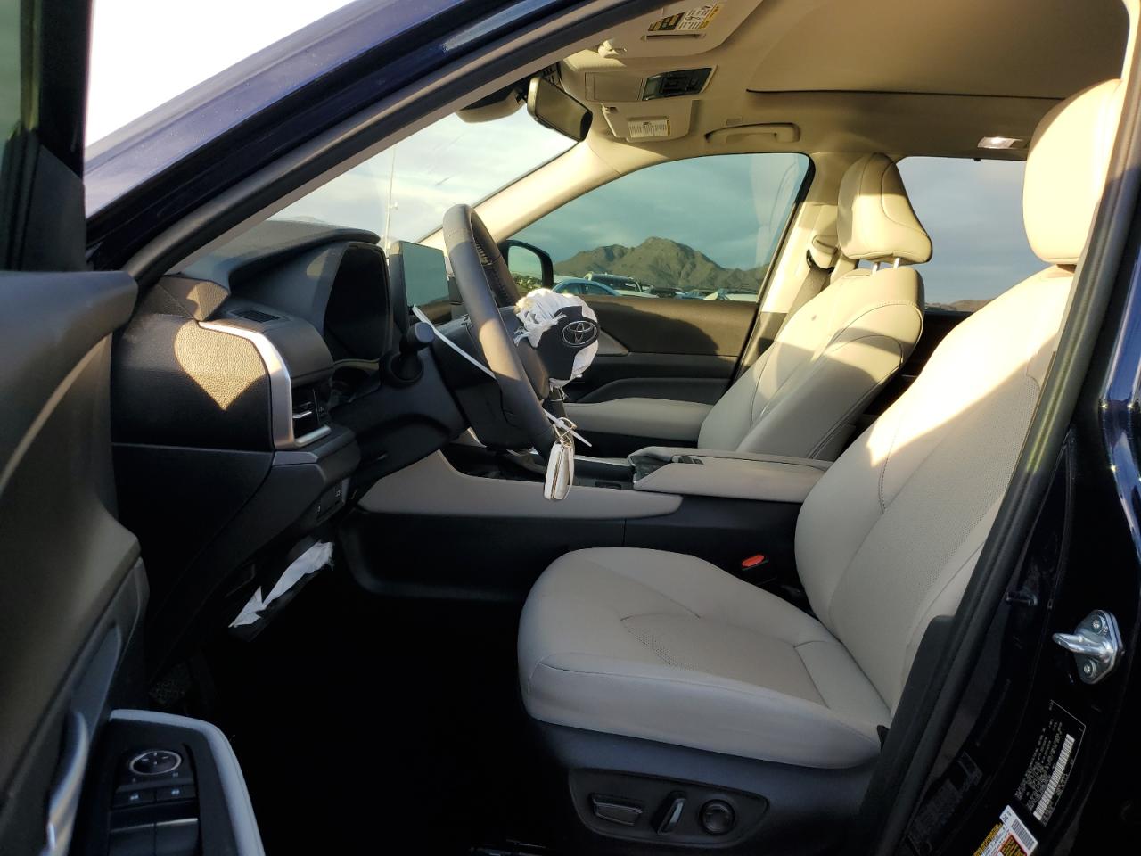 2024 TOYOTA GRAND HIGHLANDER XLE VIN:5TDAAAA55RS014794
