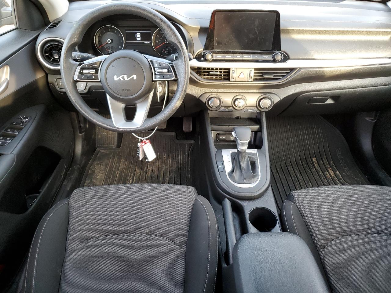 2023 KIA FORTE LX VIN:3KPF24AD8PE555485