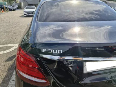 2019 Mercedes-Benz E 300 WDDZF4KB4KA659410 VIN:WDDZF4KB4KA659410