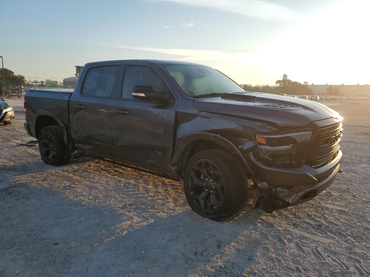 2022 RAM 1500 LIMITED VIN:1C6SRFHT2NN297466