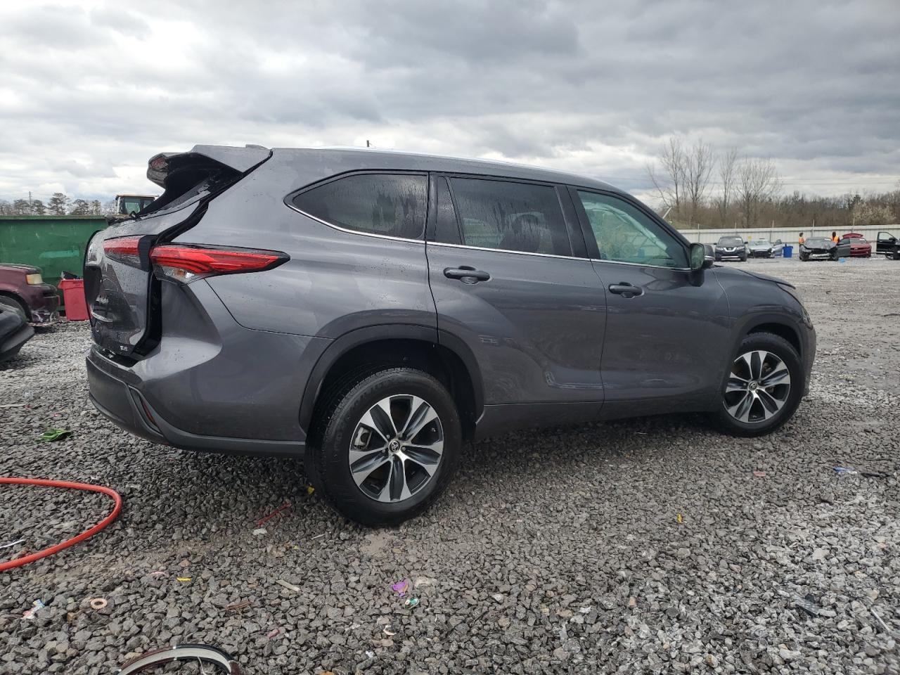 2022 TOYOTA HIGHLANDER XLE VIN:5TDGZRAH5NS114576