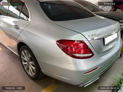 2018 Mercedes-Benz E 220 WDDZF0FB8JA389888 VIN:WDDZF0FB8JA389888