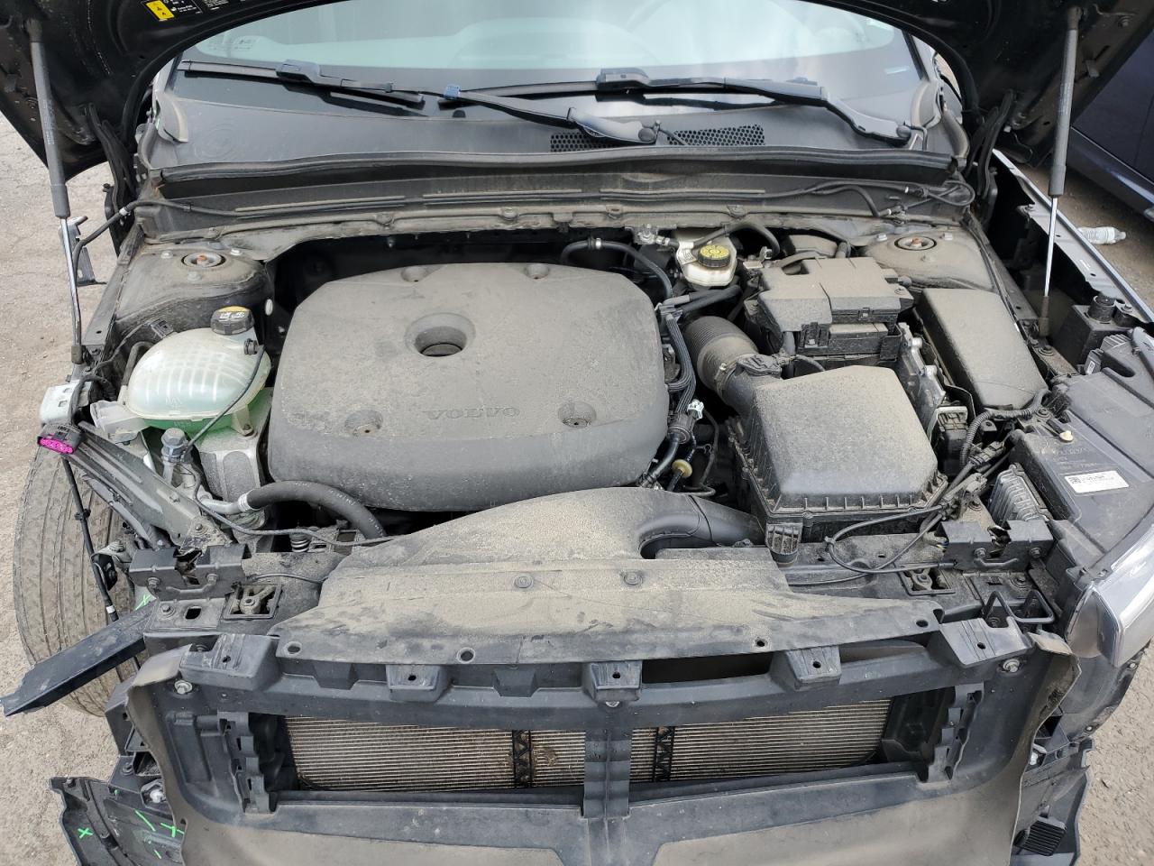 2022 VOLVO XC40 T5 R-DESIGN VIN:YV4162UMXN2661216