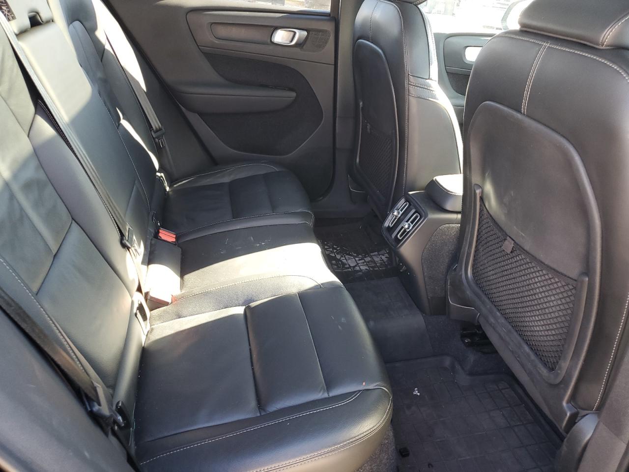 2022 VOLVO XC40 T5 MOMENTUM VIN:YV4162UK5N2640434