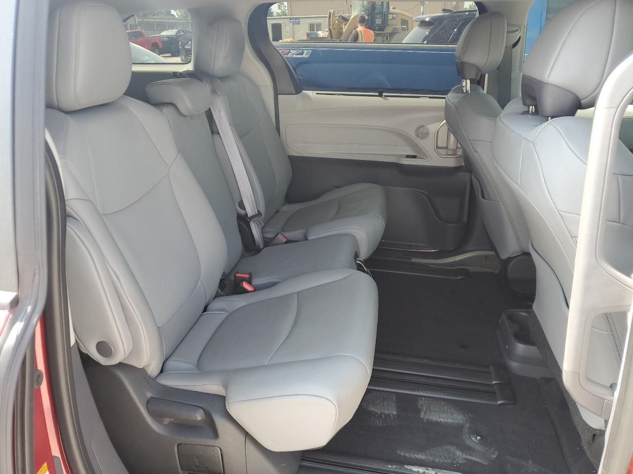 2022 TOYOTA SIENNA XLE VIN:5TDJRKECXNS090464