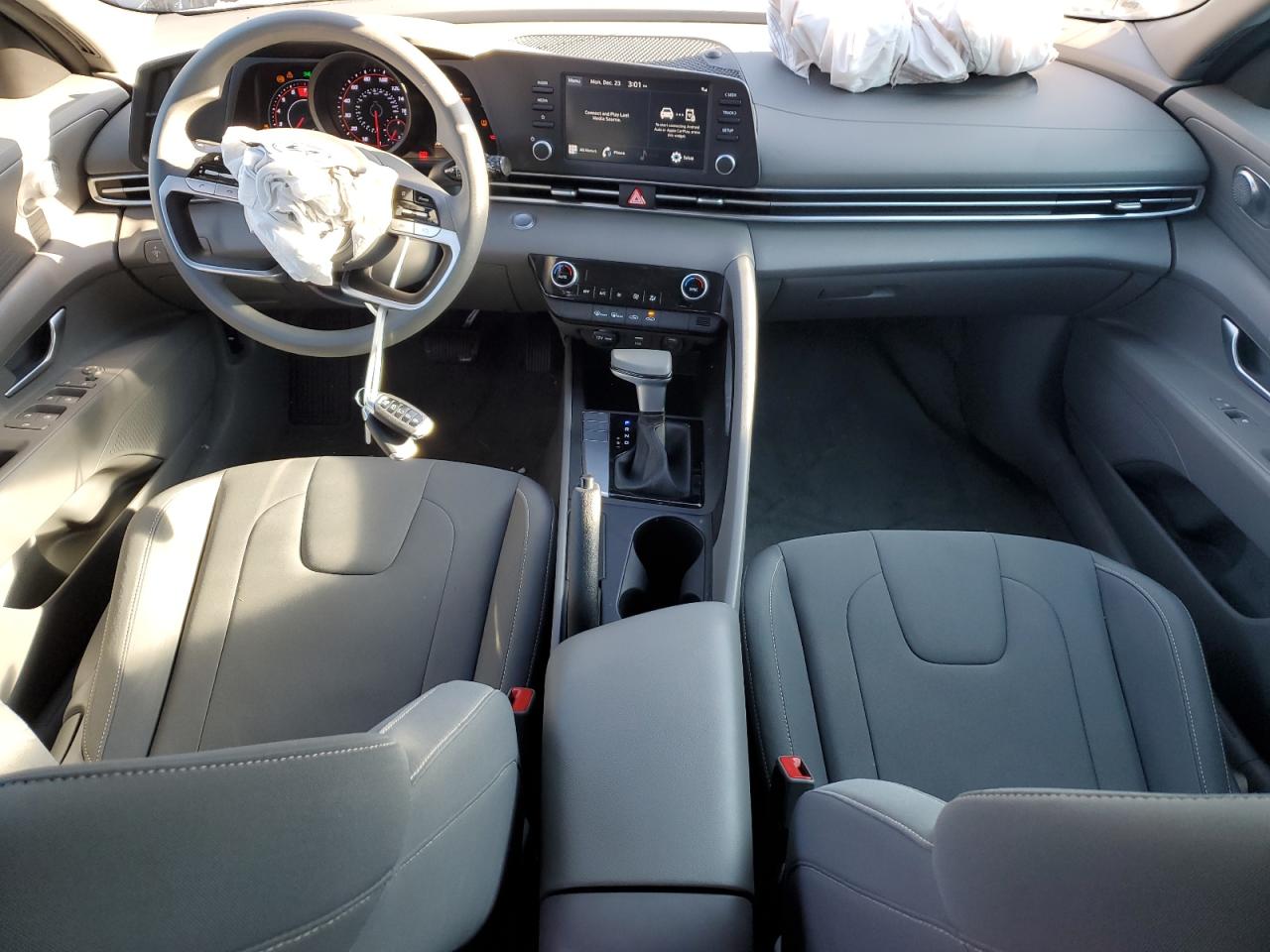 2022 HYUNDAI ELANTRA SEL VIN:KMHLM4AG2NU358099