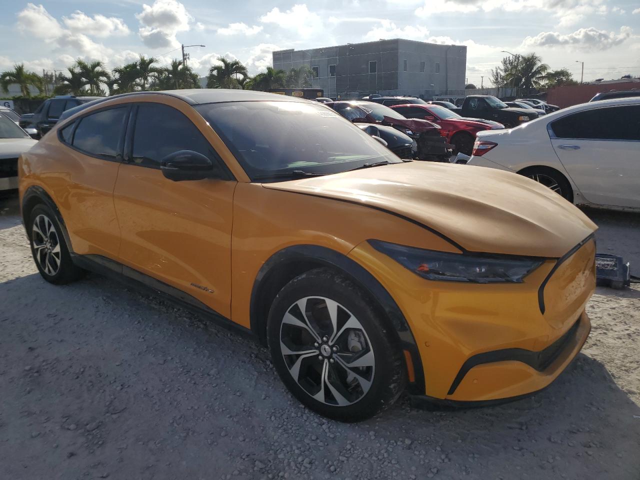 2022 FORD MUSTANG MACH-E PREMIUM VIN:3FMTK3RM1NMA56723