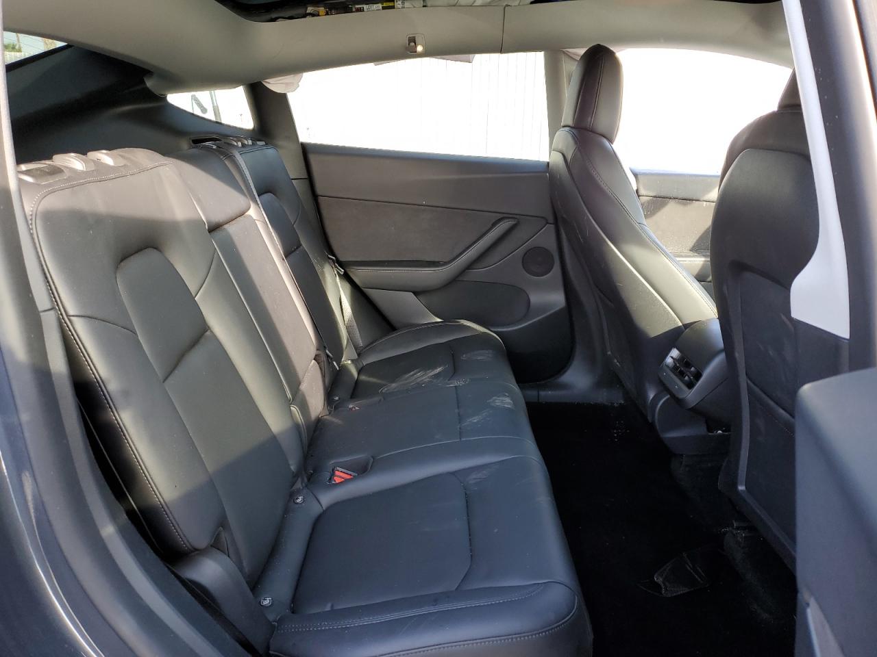 2022 TESLA MODEL Y  VIN:7SAYGDEE3NF463188
