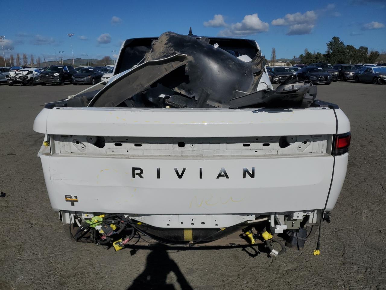 2022 RIVIAN R1T LAUNCH EDITION VIN:7FCTGAAL7NN005563