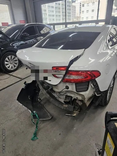 2015 Jaguar XF VIN: