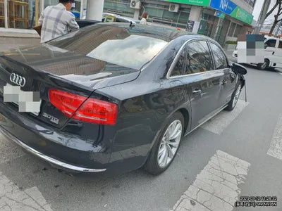 2014 Audi A8 VIN: