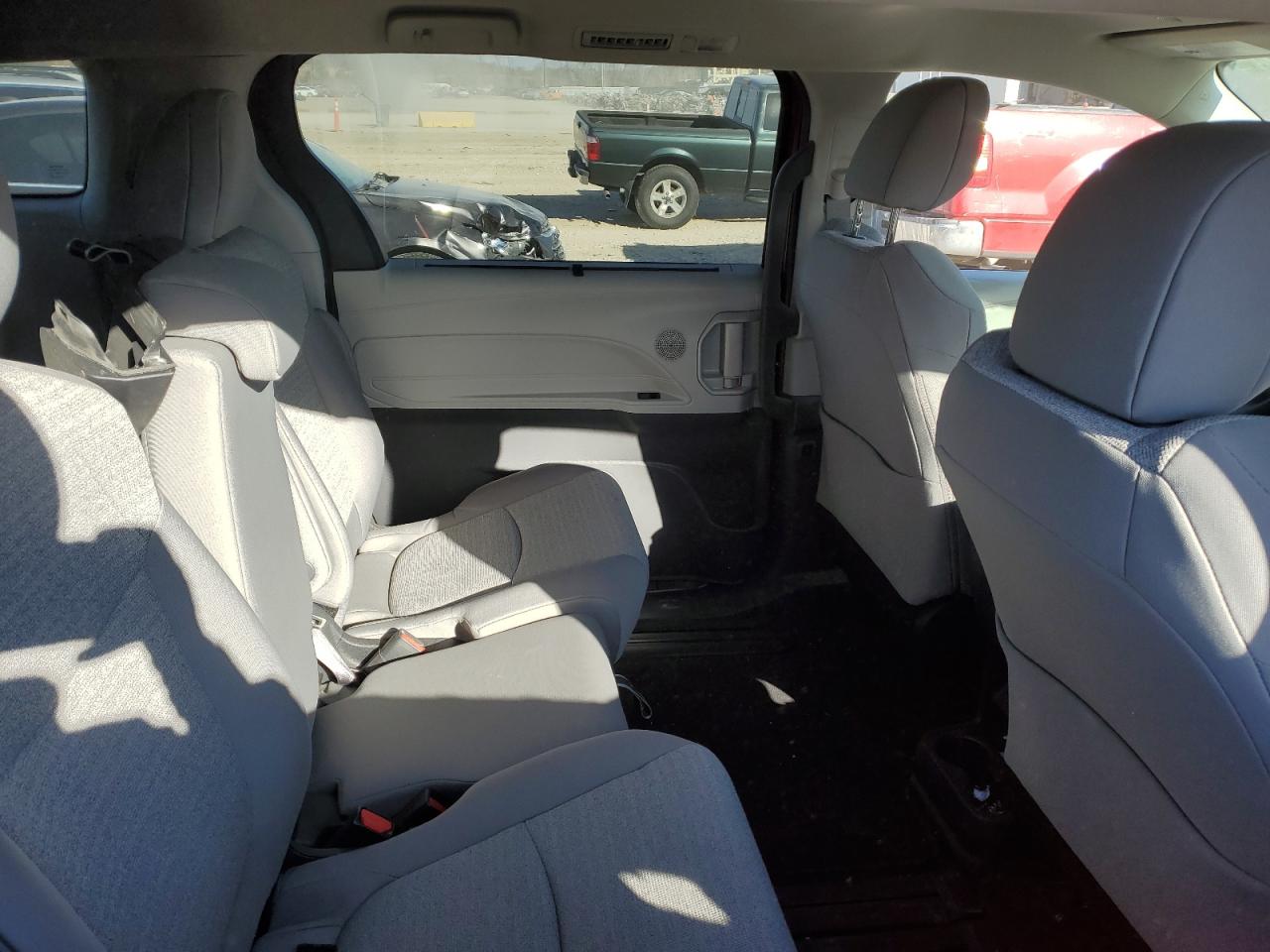 2023 TOYOTA SIENNA LE VIN:5TDKRKEC2PS179209