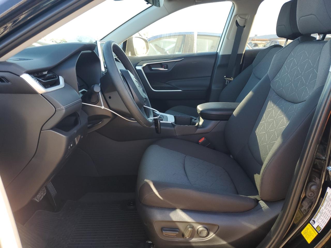 2024 TOYOTA RAV4 XLE VIN:2T3P1RFV9RC474963