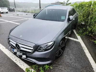 2020 Mercedes-Benz E 300 VIN: