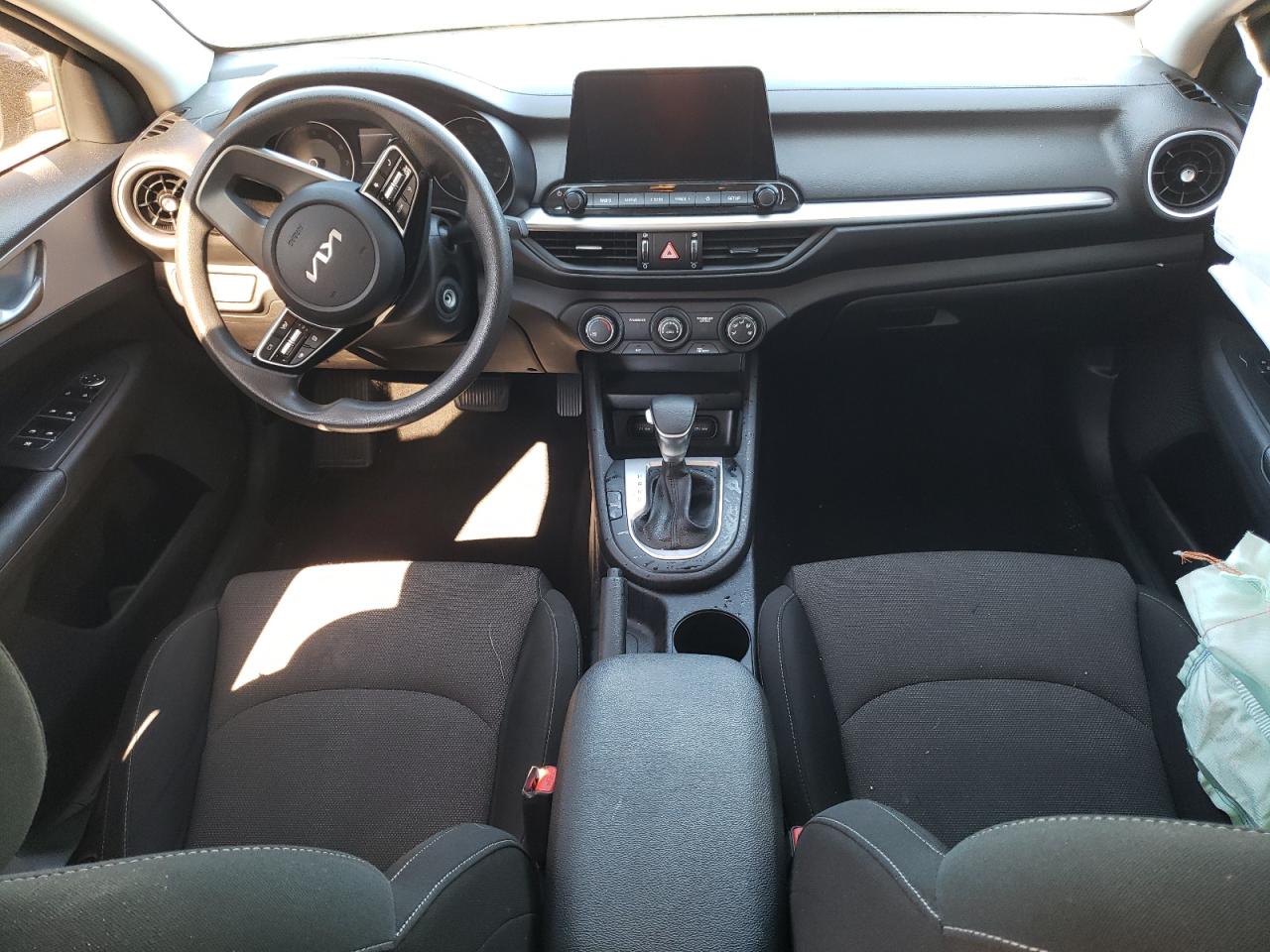 2022 KIA FORTE FE VIN:3KPF24AD7NE418583