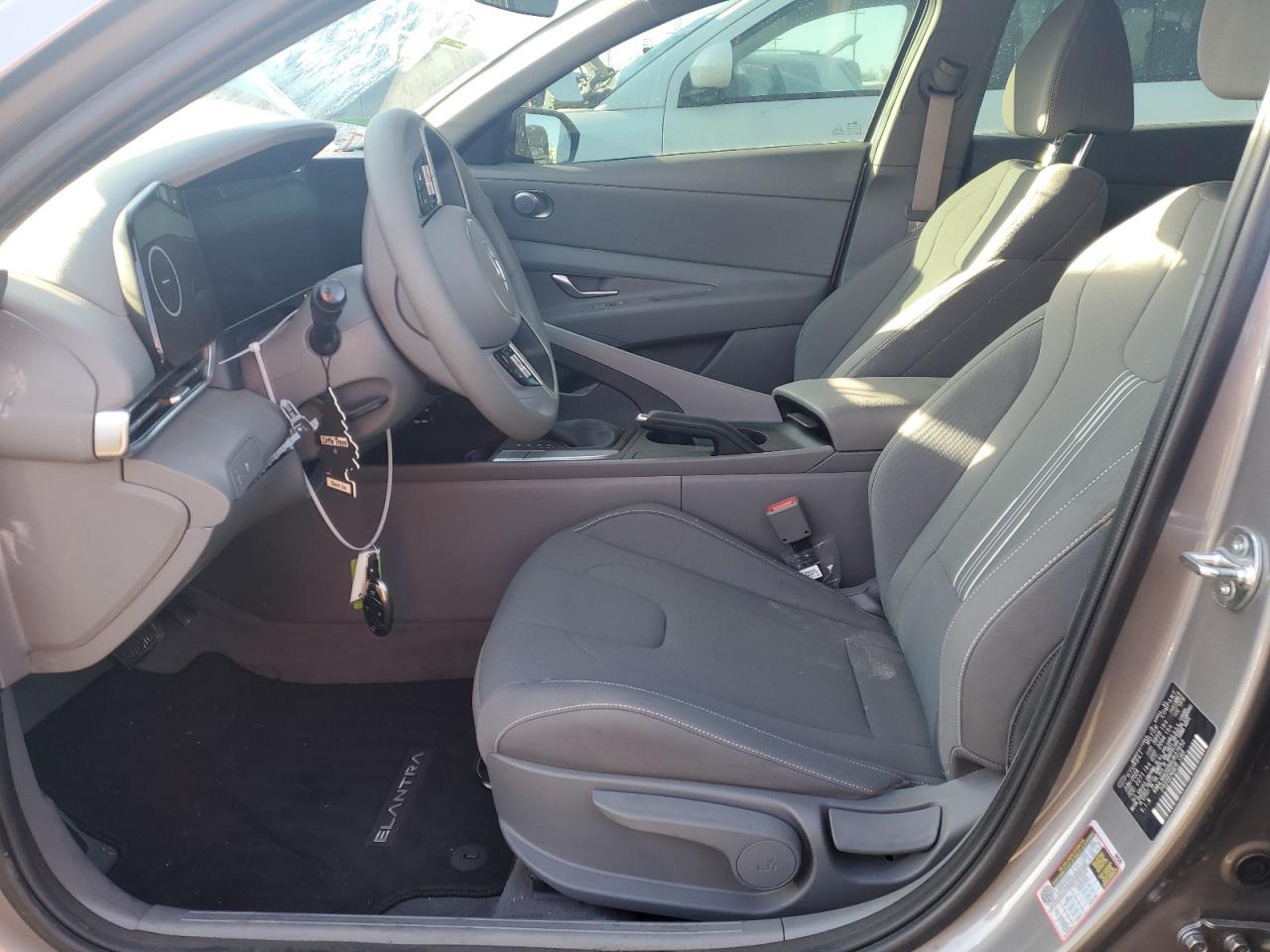 2024 HYUNDAI ELANTRA SEL VIN:KMHLM4DG5RU837652