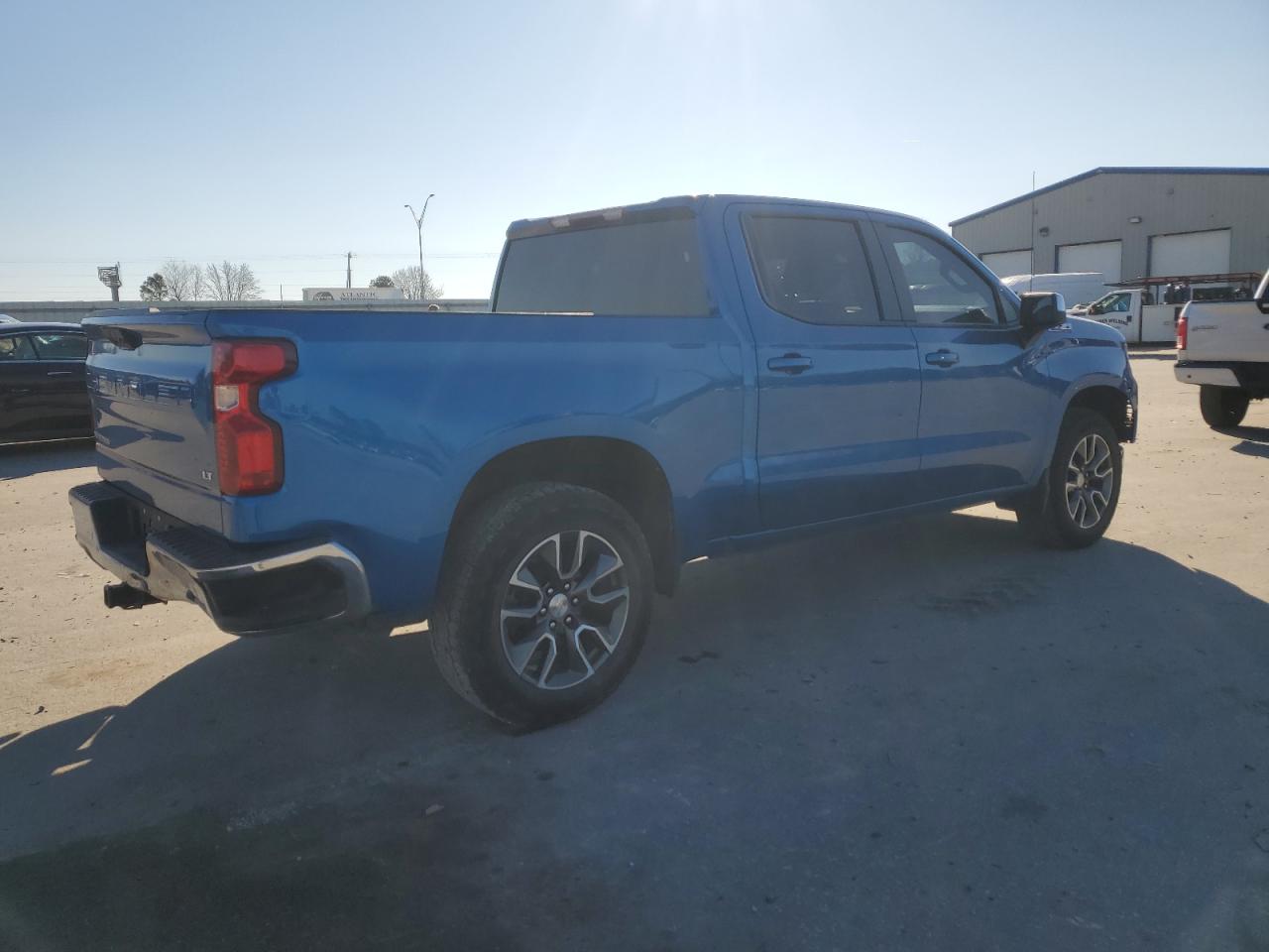 2022 CHEVROLET SILVERADO K1500 LT VIN:1GCUDDET1NZ607687