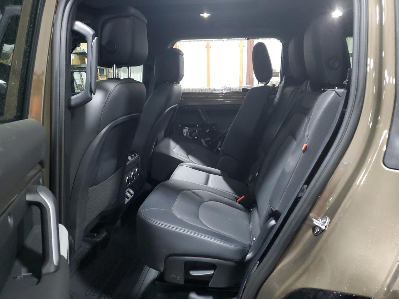 2023 LAND ROVER DEFENDER 130 X-DYNAMIC SE VIN:SALE2FEU0P2209020