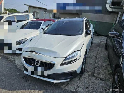 2016 Volvo V40 VIN:
