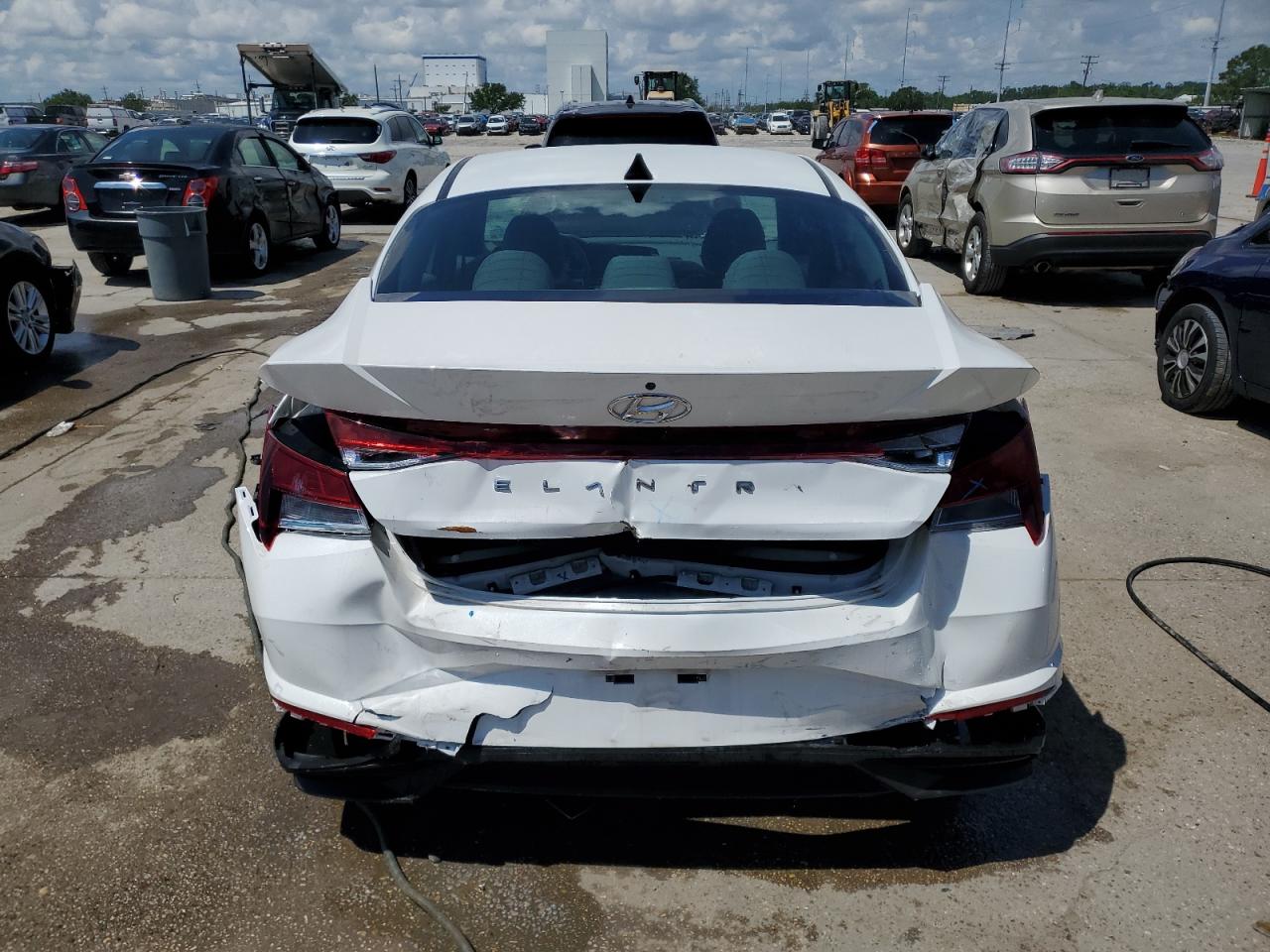 2023 HYUNDAI ELANTRA SEL VIN:5NPLS4AG6PH107366