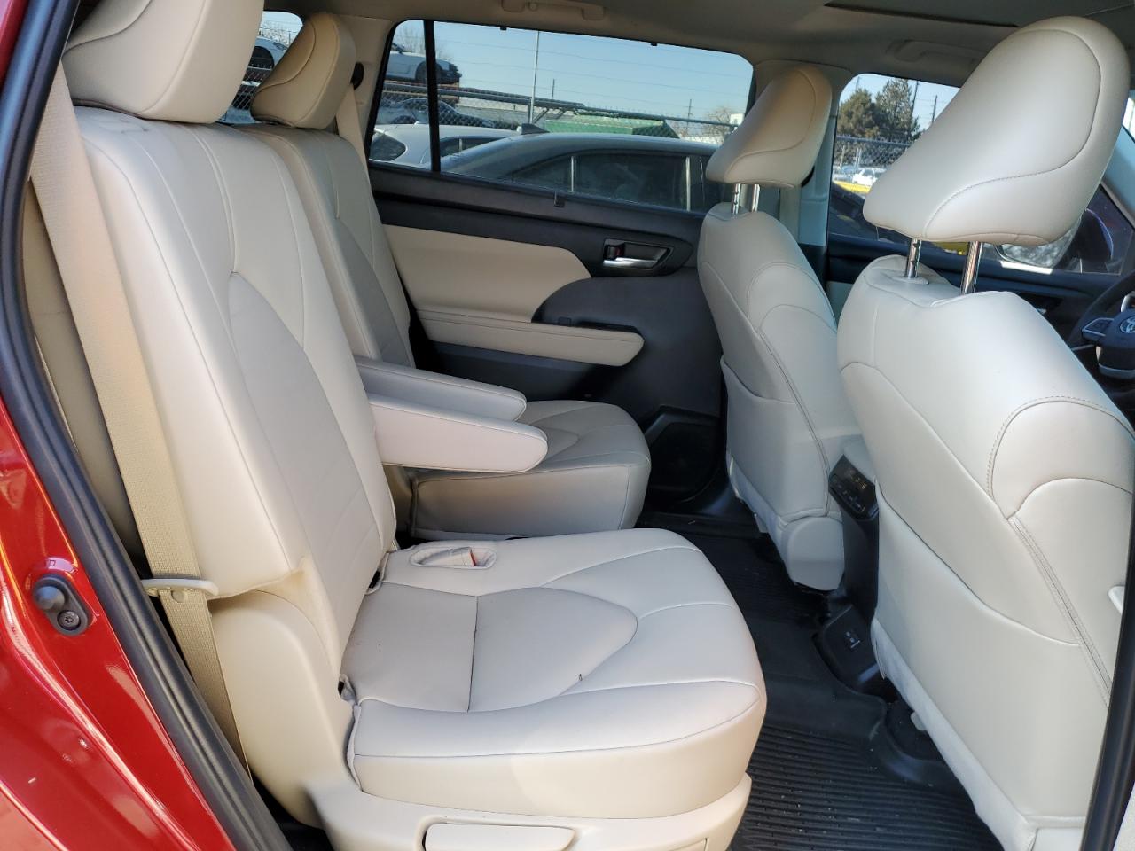 2024 TOYOTA HIGHLANDER LE VIN:5TDKDRBH5RS547134