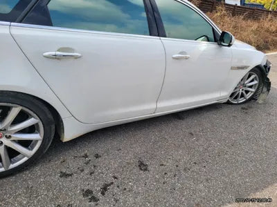 2016 Jaguar XJ SAJAA229XGNV99979 VIN:SAJAA229XGNV99979