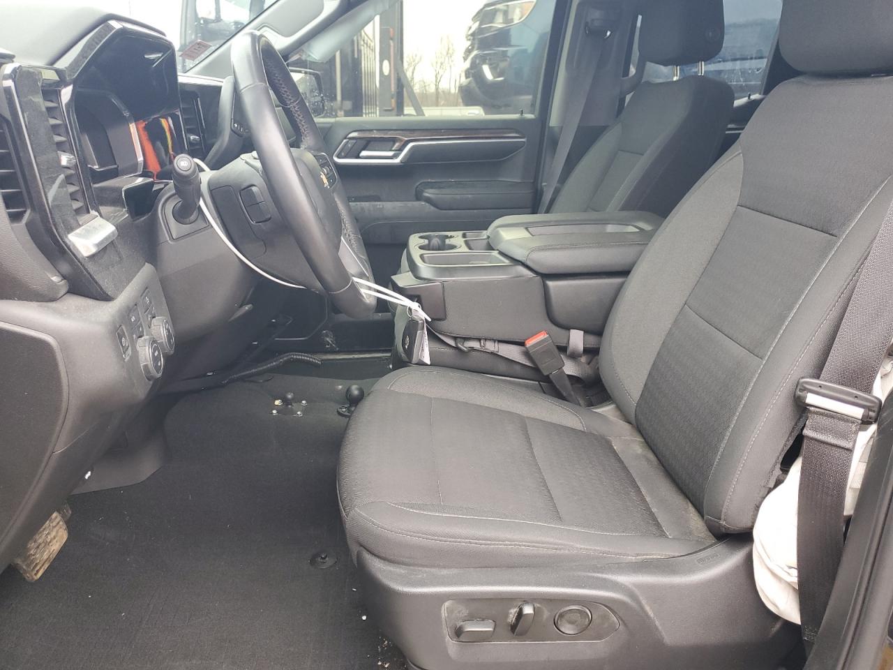 2022 CHEVROLET SILVERADO K1500 LT VIN:1GCVDDET3NZ584353