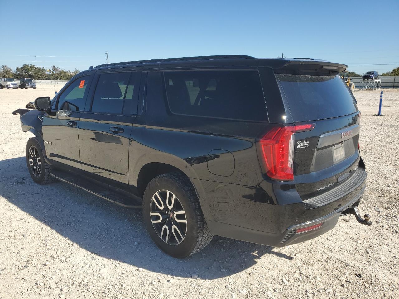2022 GMC YUKON XL K1500 AT4 VIN:1GKS2HKD8NR161804