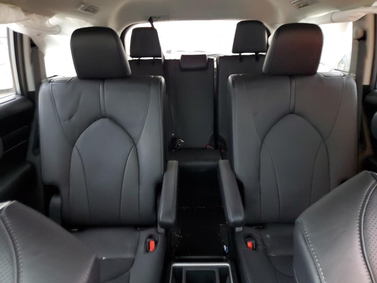 2024 TOYOTA GRAND HIGHLANDER XLE VIN:5TDAAAB59RS031998