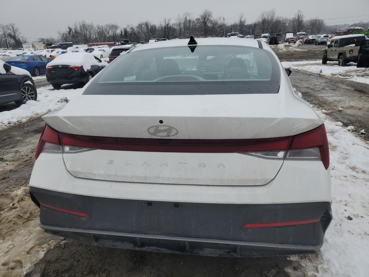 2024 HYUNDAI ELANTRA SE VIN:KMHLL4DG8RU779863