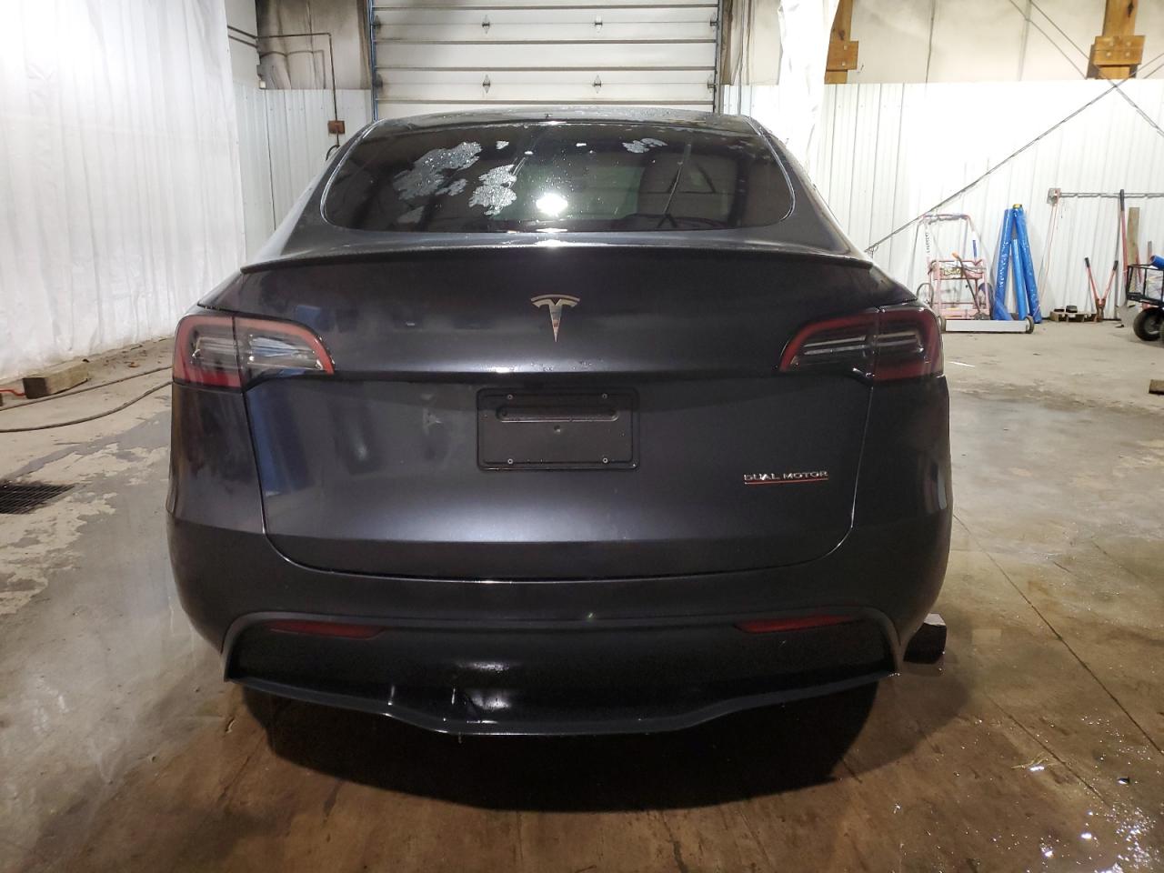 2024 TESLA MODEL Y  VIN:7SAYGDEF9RA281040