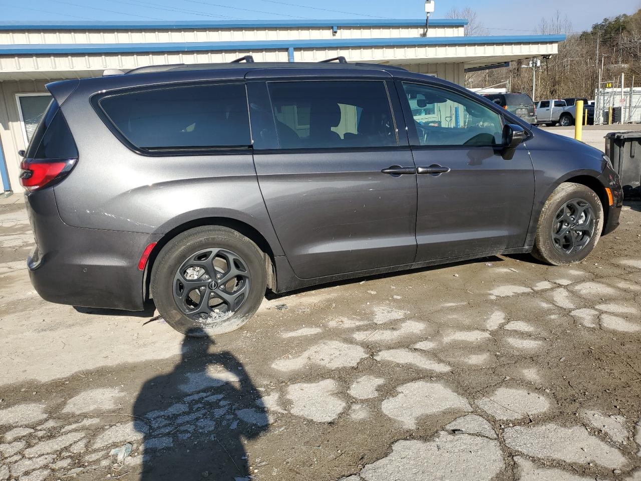 2022 CHRYSLER PACIFICA HYBRID TOURING L VIN:2C4RC1L72NR201182