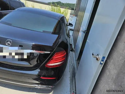 2016 Mercedes-Benz E 220 VIN: