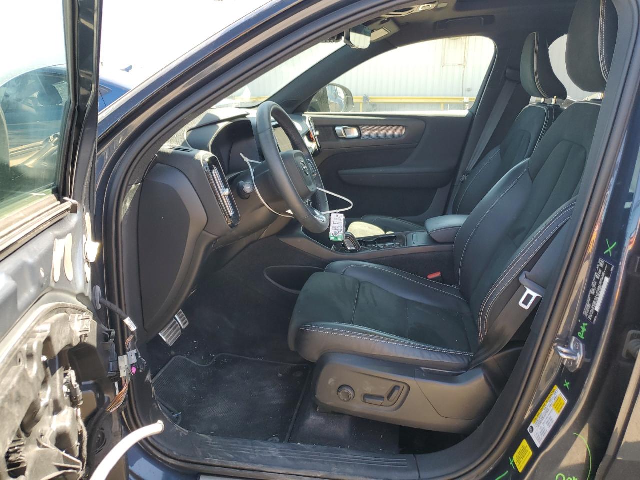 2022 VOLVO XC40 T5 R-DESIGN VIN:YV4162UM5N2695970